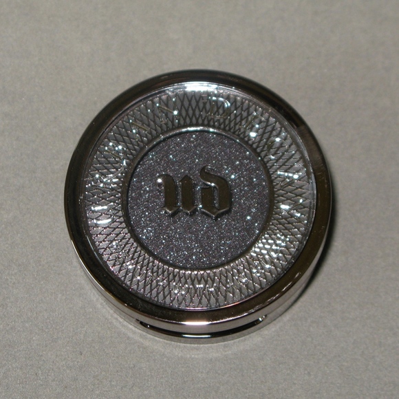 Urban Decay Other - Urban Decay Eyeshadow in Oil Slick
